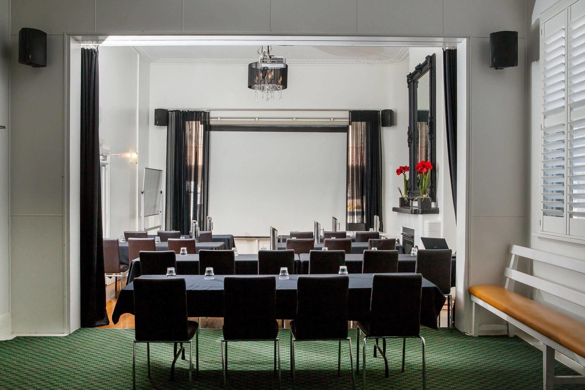 Oscars Hotel And Cafe Bar Ballarat Exterior photo